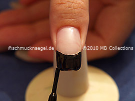Esmalte de color negro