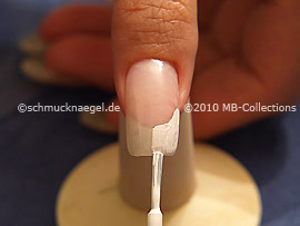 Esmalte de color blanco
