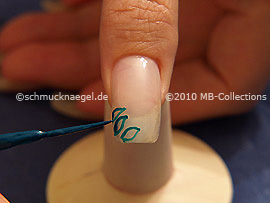 Nail art liner de color verde oscuro
