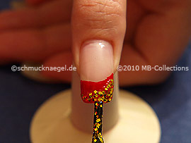 Esmalte con glitter en oro