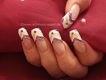 Nail tattoo con ondulatoria