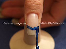 Esmalte en azul oscuro