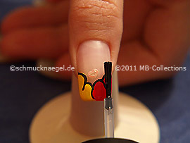Al fin utilice el esmalte transparente