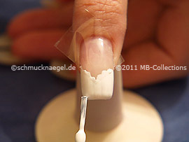 Esmalte de color blanco