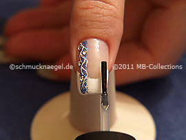 Al fin utilice el esmalte transparente