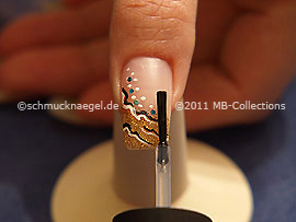 Al fin utilice el esmalte transparente