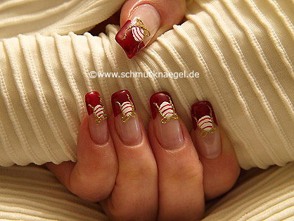 Bola de Navidad en decoración de uñas