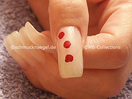 esmalte de color rojo oscuro