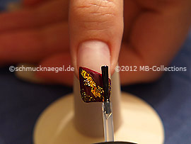 Al fin utilice el esmalte transparente