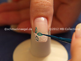 Nail art liner de color verde oscuro