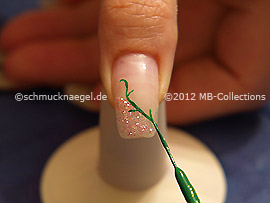 Nail art liner de color verde oscuro