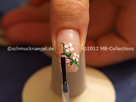 El esmalte transparente protege el motivo