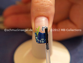 Al fin utilice el esmalte transparente