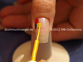 Nail art liner de color amarillo