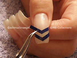 pinzeta y las plantillas para manicura francesa