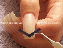 pinzeta y las plantillas para manicura francesa