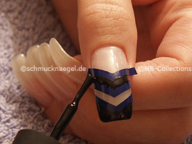 esmalte de color negro