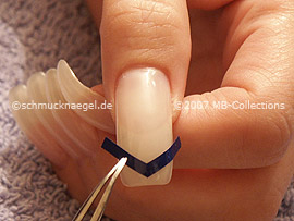 pinzeta y las plantillas para manicura francesa