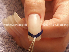 pinzeta y las plantillas para manicura francesa