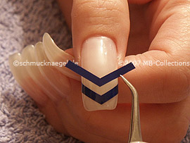 pinzeta y las plantillas para manicura francesa