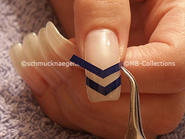 pinzeta y las plantillas para manicura francesa