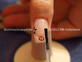Al fin utilice el esmalte transparente