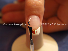 El esmalte transparente protege el motivo