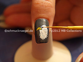 Nail art liner de color amarillo