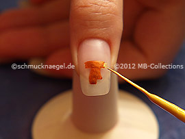 Nail art liner de color amarillo