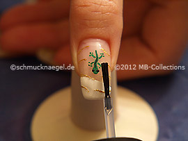 Al fin utilice el esmalte transparente
