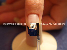 Al fin utilice el esmalte transparente