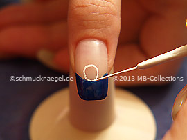 Nail art liner de color blanco