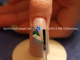 Al fin utilice el esmalte transparente