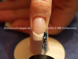 Esmalte transparente con glitter y lentejuelas