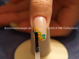 El esmalte transparente protege el motivo