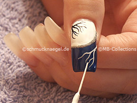 nail art liner de color blanco