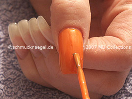 Esmalte de color naranja