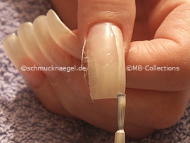 esmalte de color beige claro