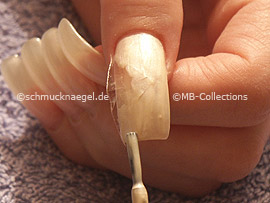 esmalte de color beige claro