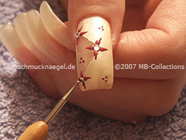 esmalte transparente, spot-swirl y piedras strass en cristal
