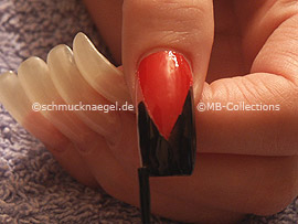 laca de uñas de color negro