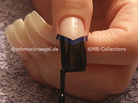 esmalte de color negro