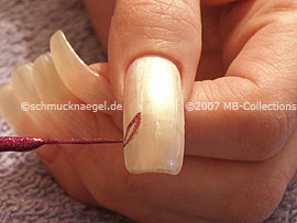 nail art liner de color fucsia-glitter