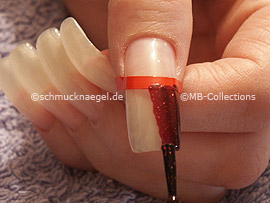 esmalte de color rojo oscuro con glitter