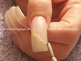 esmalte de color beige claro