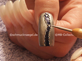spot-swirl y tres piedras strass
