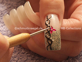 esmalte transparente, spot-swirl y piedras strass