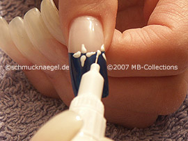 nail art pen de color blanco