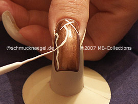 nail art liner de color blanco