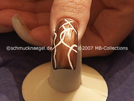 nail art liner de color blanco